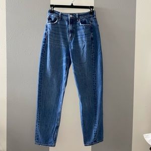 Medium Wash American Eagle Mom Jeans